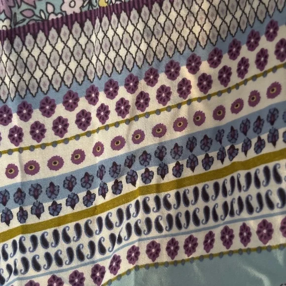 J. Jill Gray and Floral Patterned Top - Picture 8 of 8